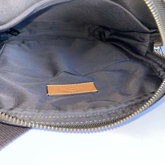 Fossil Wright North South City Crossbody Bag - Picture 9 of 10
